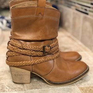 Womens Dingo boots sz 8 nwot